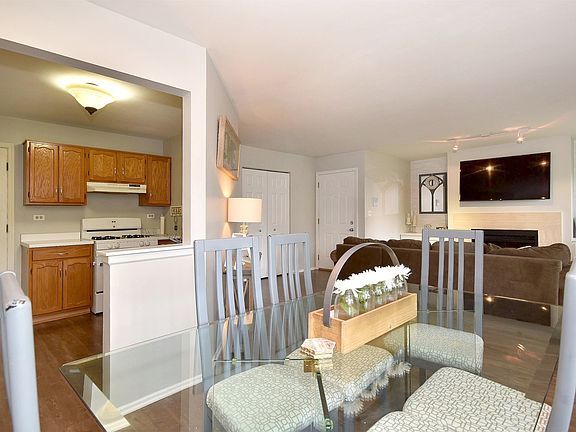 3rd image of 1256 Rosewood Ct Unit B1