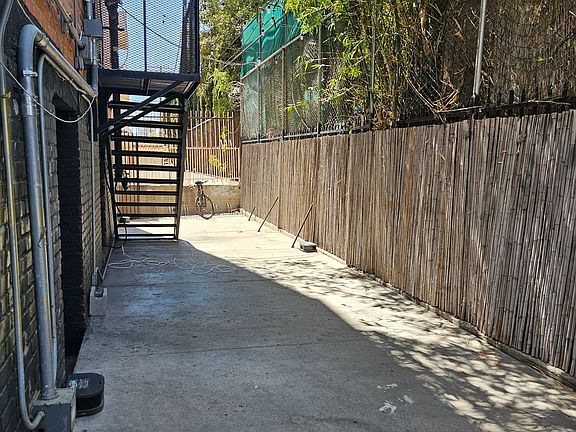5th image of 167 S Normandie Ave APT 108