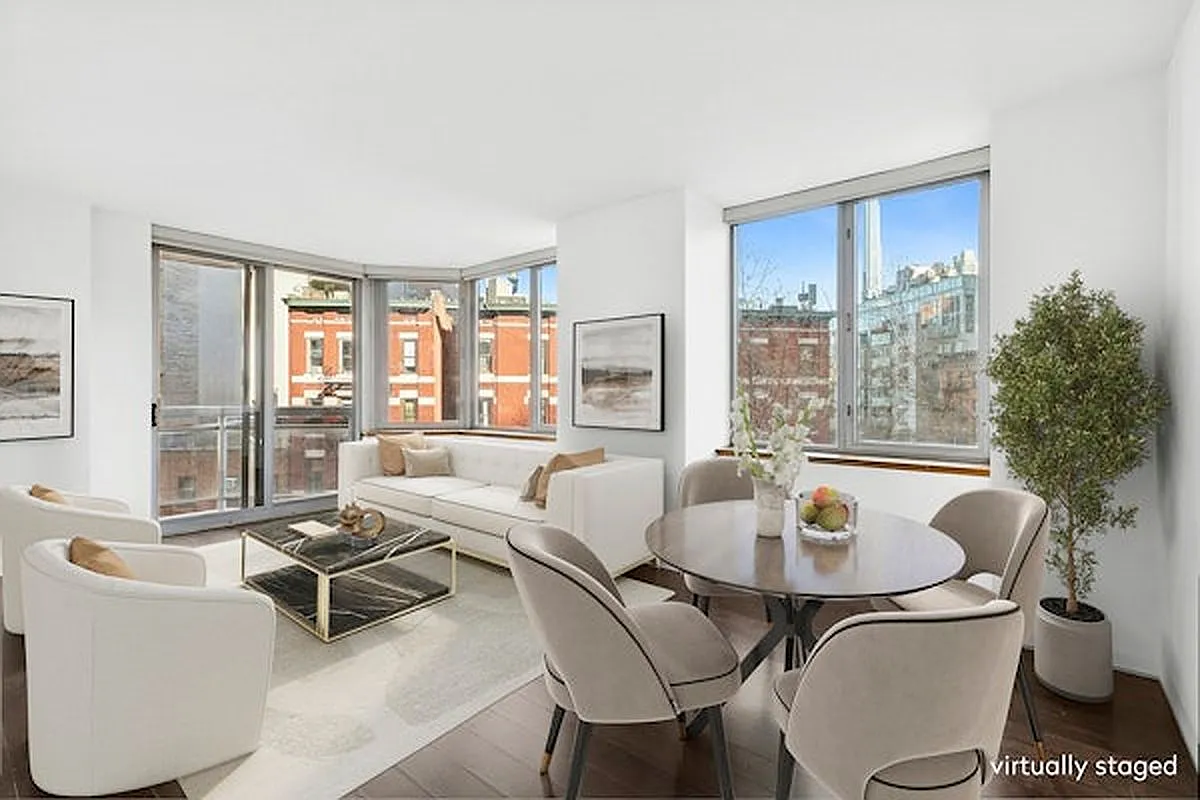 500 W 43rd St APT 5G photo 1