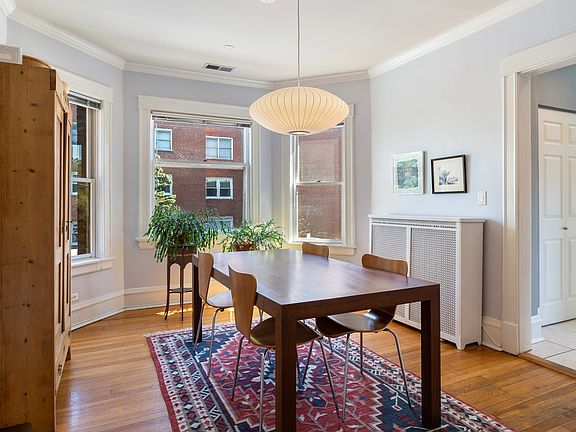 4th image of 936 Hinman Ave APT 3S