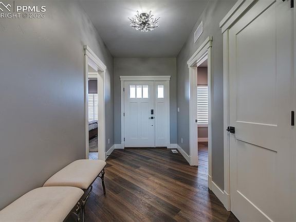 5th image of 838 E Ashburn Dr