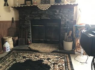 22049 Hunters Xing, Gentry, AR 72734