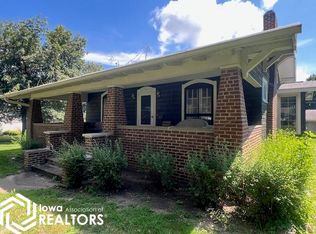 402 N Clark St, Winfield, IA 52659