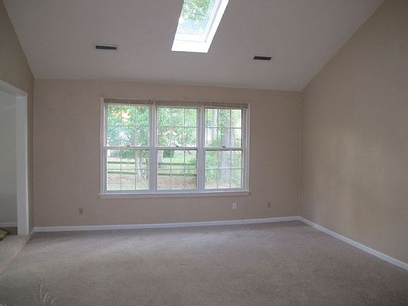 2nd image of 1673 Lola Dr