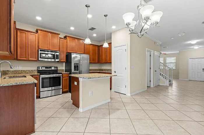 3 bed, 2.5 bath, 1787 sqft, $2,200 — Photo 4