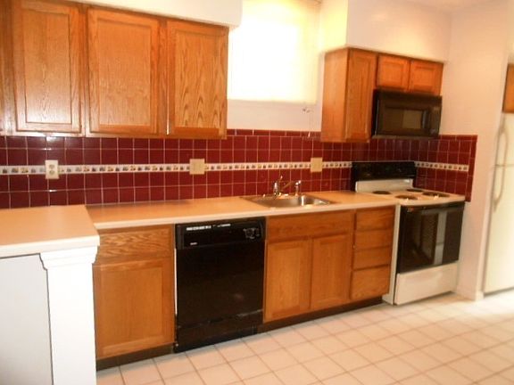 5th image of 93 E 15th Ave APT F