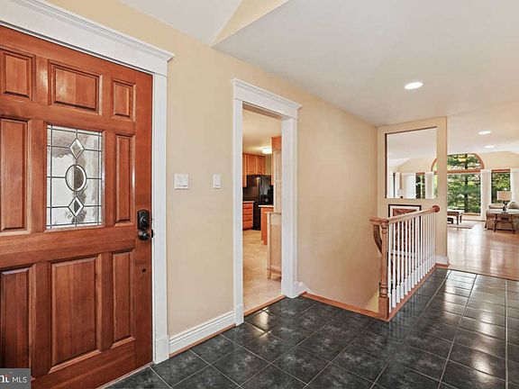 3rd image of 3413 Frenora Ct