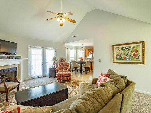 3rd image of 355 Battle Bluff Dr