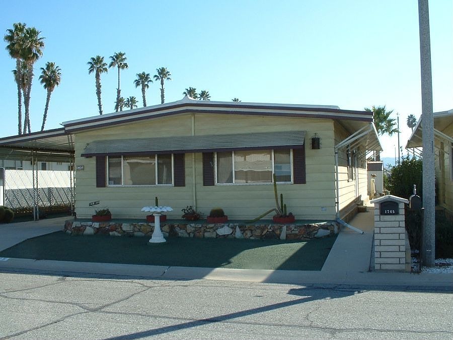1745 Santiago, Hemet, CA