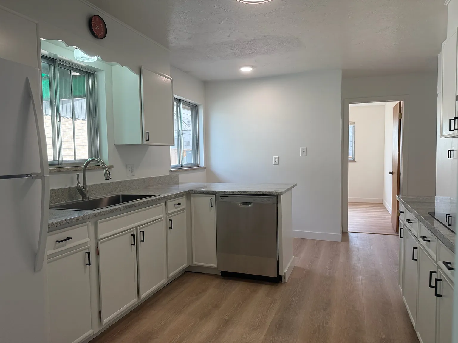 3 bed, 1400 sqft, $3,000 — Photo 4