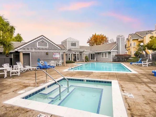 709 Waterford Pl, Pinole, CA 94564