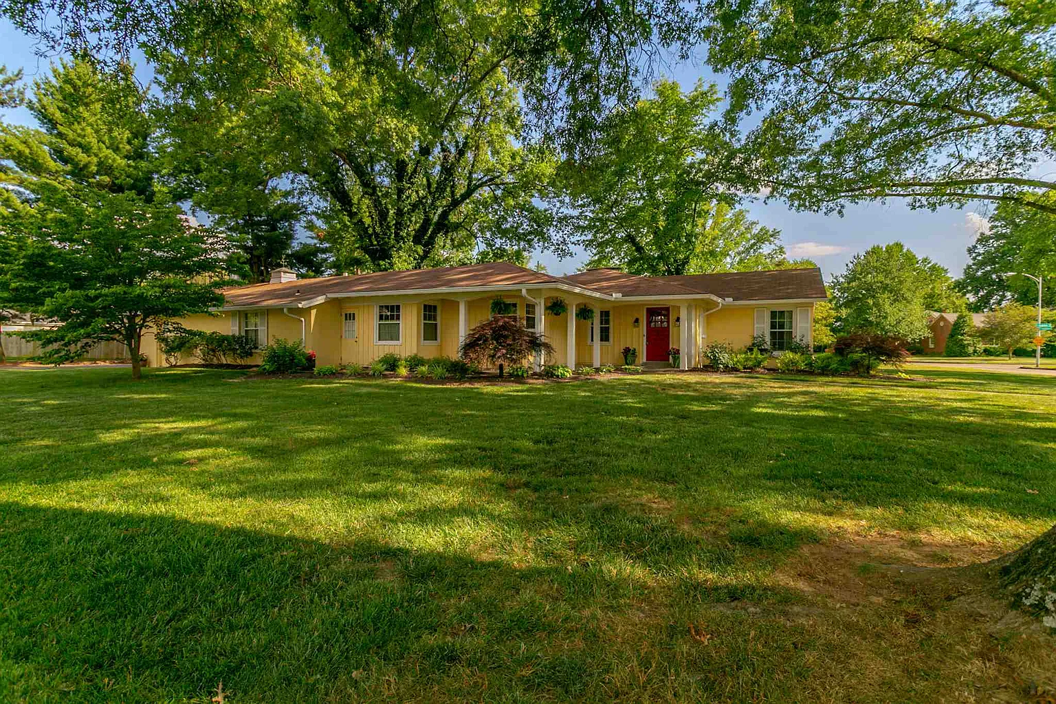 1500 Audubon Dr photo 1