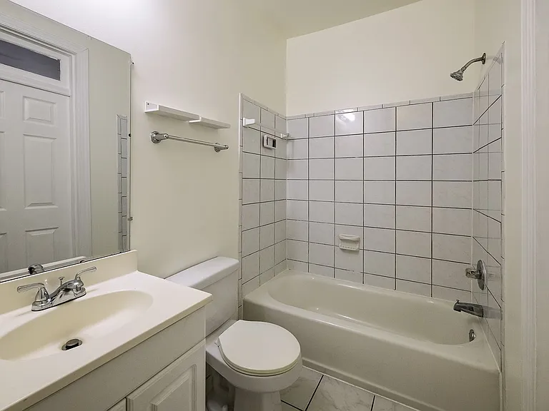 145 Thomas St NW — Photo 28