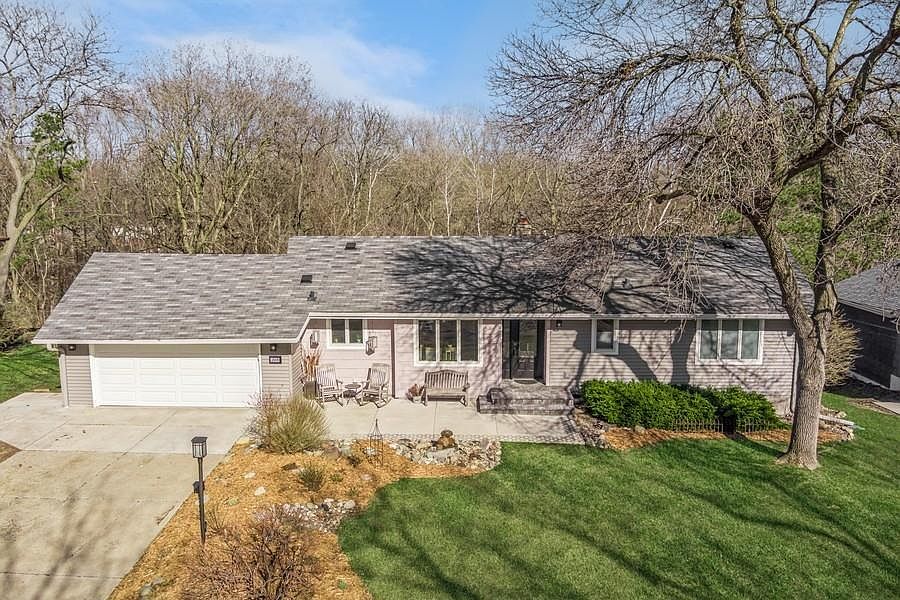1st image of 4909 Royal Oaks Dr