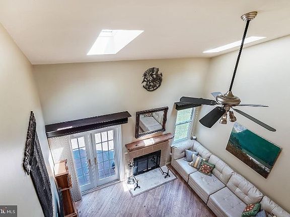 3rd image of 33 Neerwinder Ct