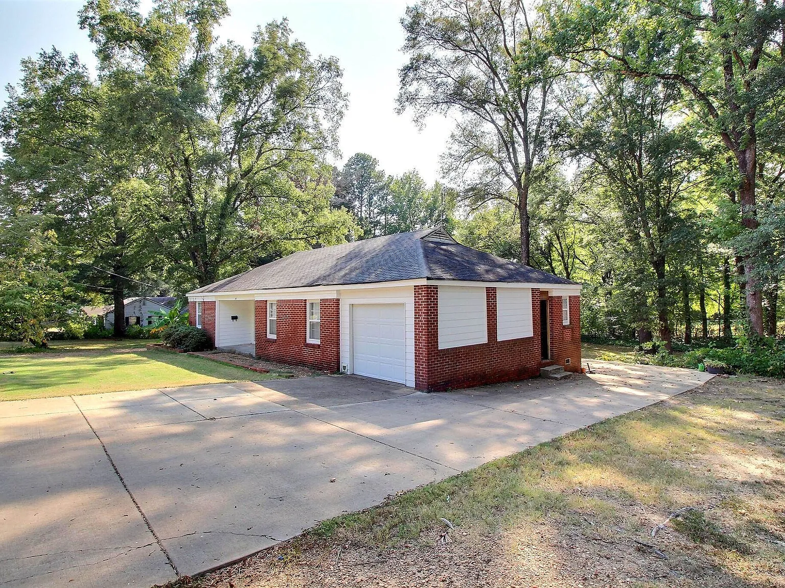 3 bed, 2.0 bath, 1545 sqft, $2,200 — Photo 2