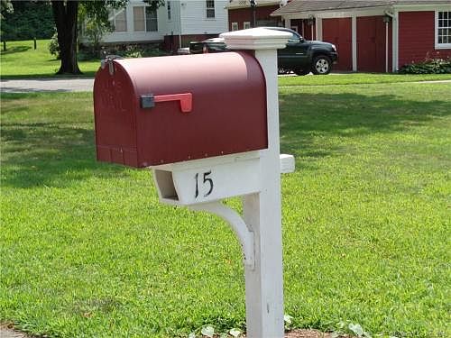 5th image of 15 Pease Ln