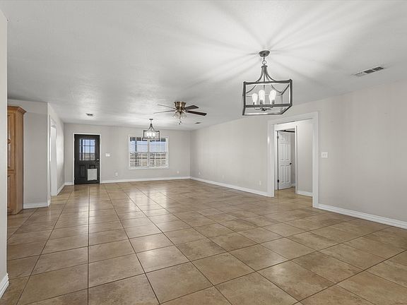 4th image of 3131 N Alamo Rd