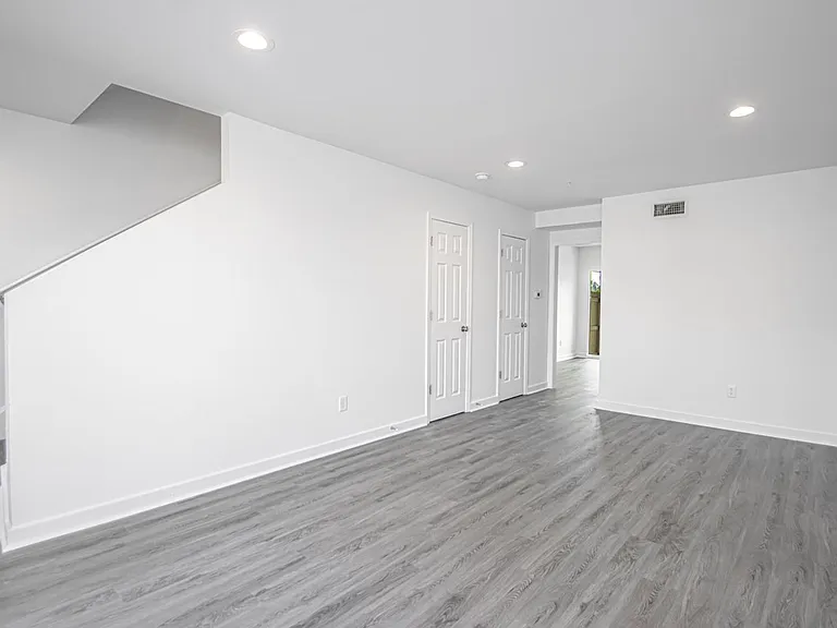 2001 Sanford Dr — Photo 14