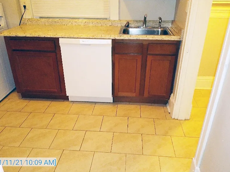 3227 Jefferson Ave — Photo 1