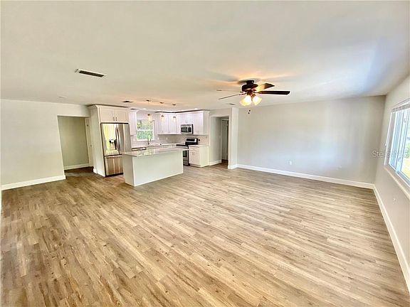 5th image of 1642 Suffolk Dr