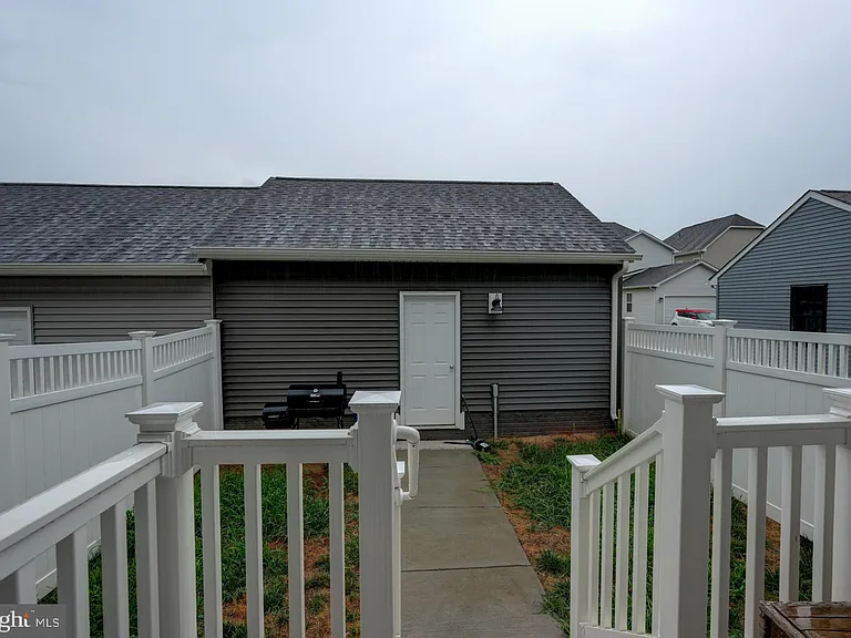 1309 Pedigree St — Photo 41