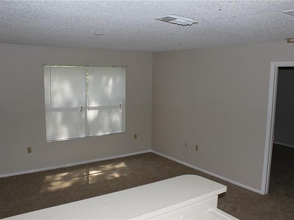5th image of 635 Buoy Ln Unit 204