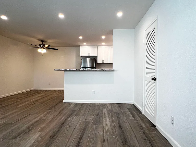 Florida Street Apartments — Photo 34