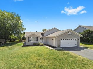 20 King Henry Rd SE, Poplar Grove, IL 61065