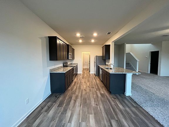 5th image of 617 Fountain Dr