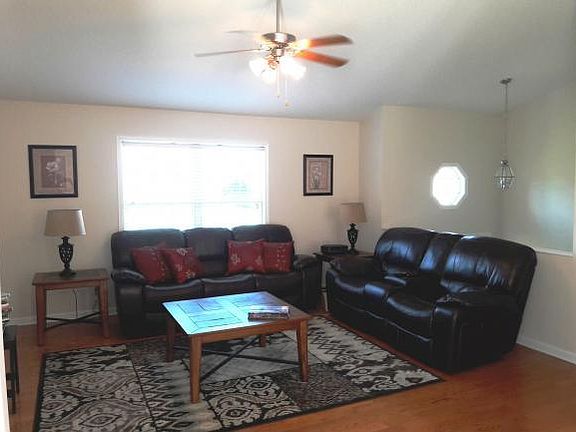 4th image of 1135 Martins Glen Ln
