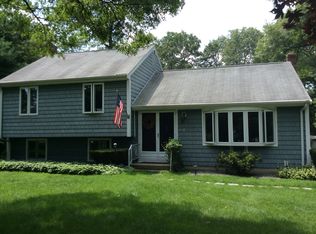 14 Charlotte Dr, Plymouth, MA 02360