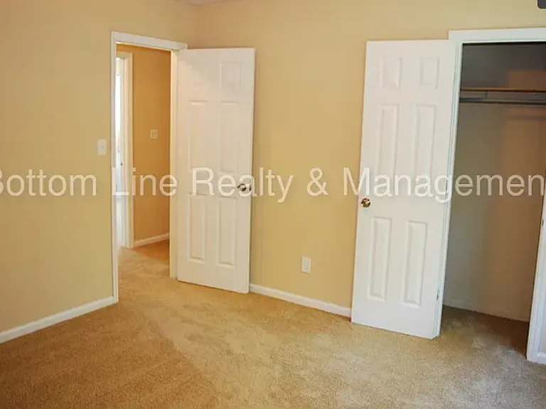 1054 Mountain Crest Dr — Photo 10
