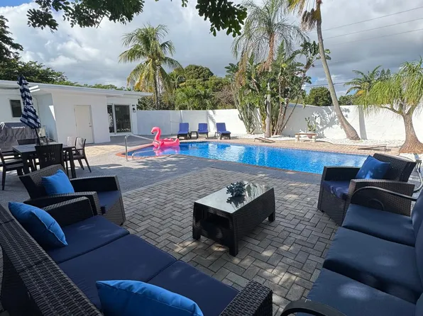 1900 NE 2nd St, Pompano Beach, FL 33060