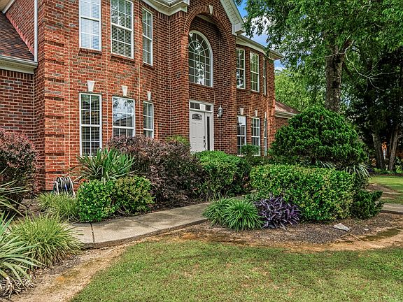 3rd image of 1926 Creekwalk Dr