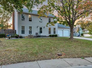 3827 SW Deer Trail Ct, Topeka, KS 66610