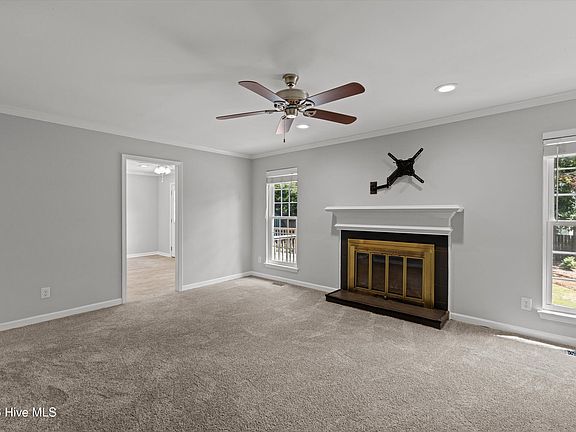 4th image of 541 Fairfield Way