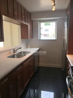 Rented by Manhattan Connection | media 10