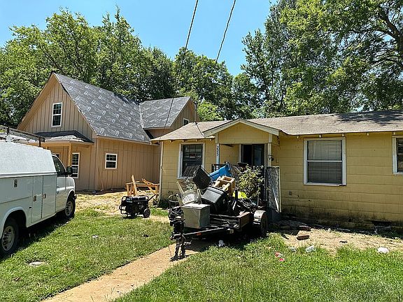4th image of 225 Hurley Ave