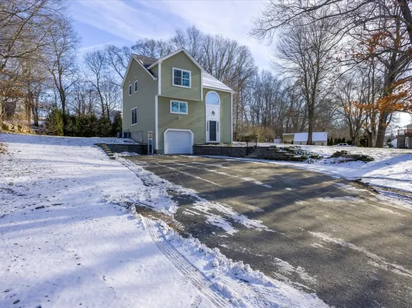 14 Donahue Ln, North Grafton, MA 01536