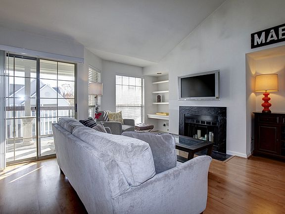 5th image of 3922 Penderview Dr APT 336