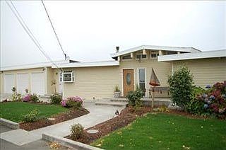 5th image of 4824 Hyada Blvd NE
