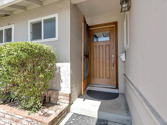 3rd image of 7731 Rainbow Dr