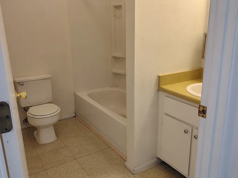 3512 Tyson Pl NE — Photo 5