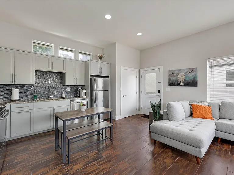 904 Willow St #A & B — Photo 17