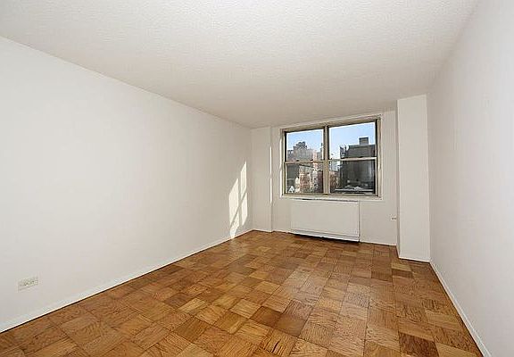 5th image of 154 E 29th St #1007