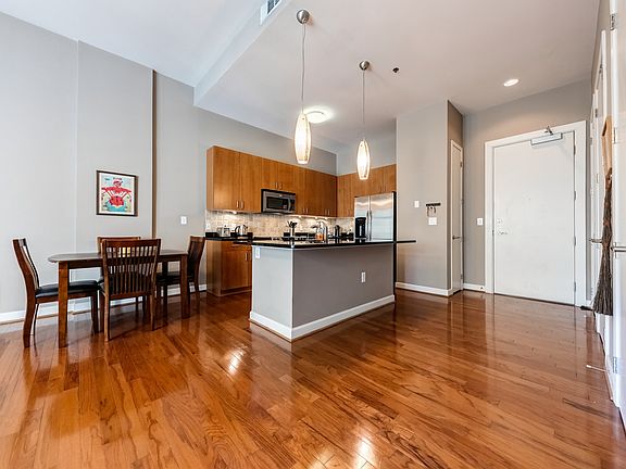 4th image of 711 Cosmopolitan Dr NE Unit 121