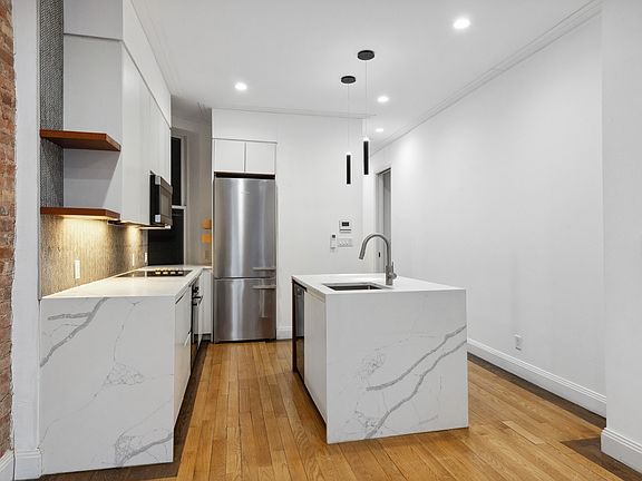 5th image of 445 W 21st St #1R