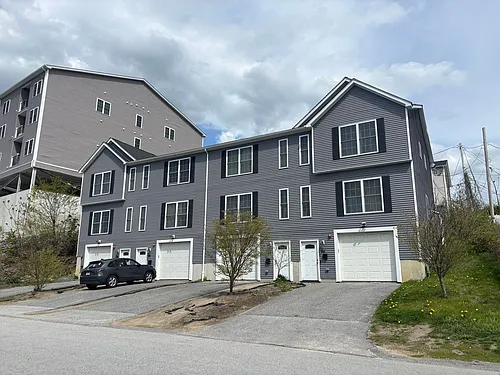 Hawkes Nest Realty Photo 1