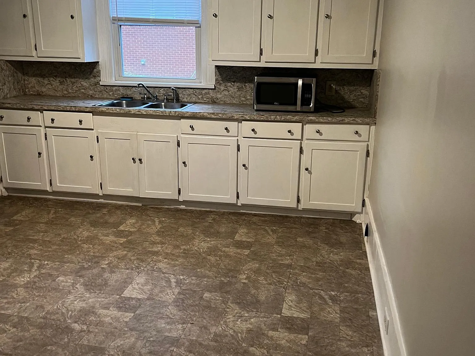 2 bed, 924 sqft, $1,130 — Photo 3